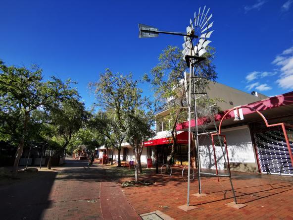 Alice Springs Todd Mall Windrad Northern Territory Australien entdecken