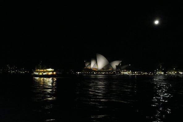 Die Oper von Sydney bei Nacht