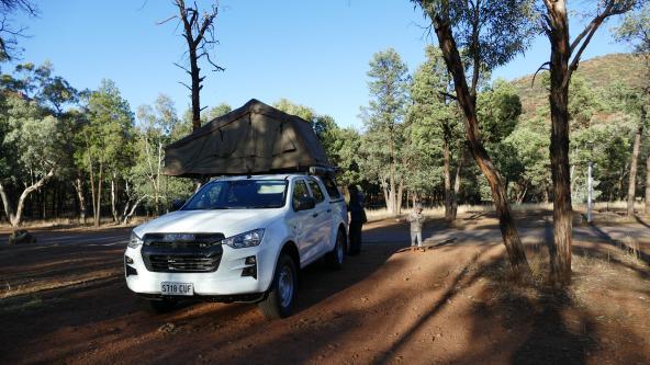 Camping Wilpena Pound Camper 4WD Dachzelt Flinders Ranges Südaustralien