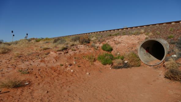 Fußgänger Tunnel unter Gleisen Lake Hart Südaustralien Explorers Way