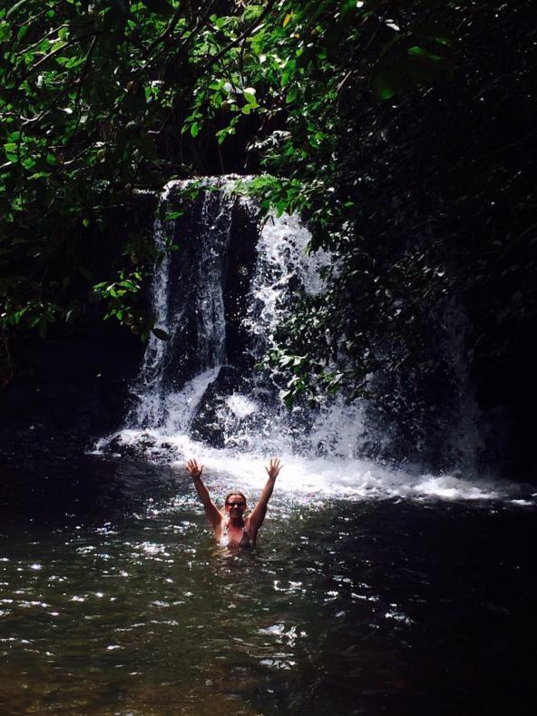 ein erfrischendes Bad im Wasserfall