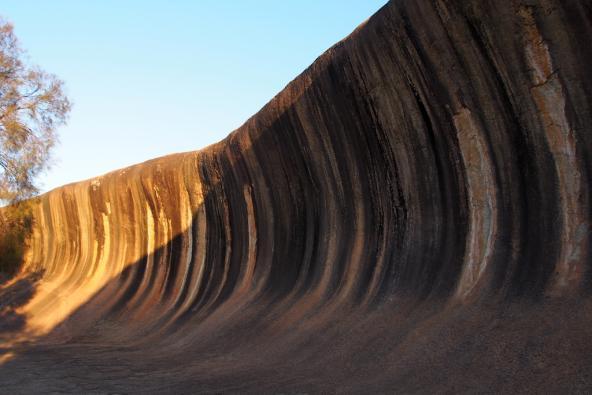 Die Farben am Wave Rock zeigen sich am besten bei Sonnenuntergang