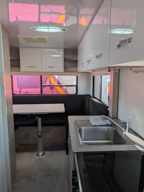 Cruisin' Camper Australien Innenraum hinten