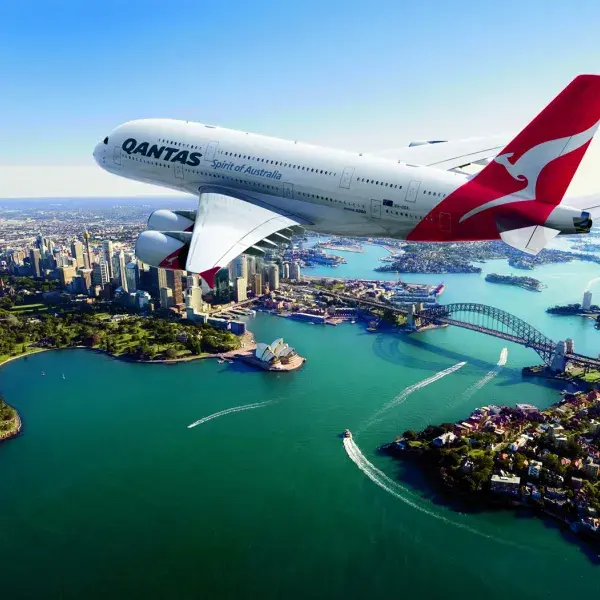 Quantas Airbus A380 über Sydney