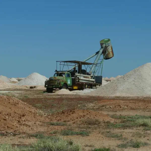 Coober Pedy Opalmine Auswurf Blower Fahrzeug Südaustralien 