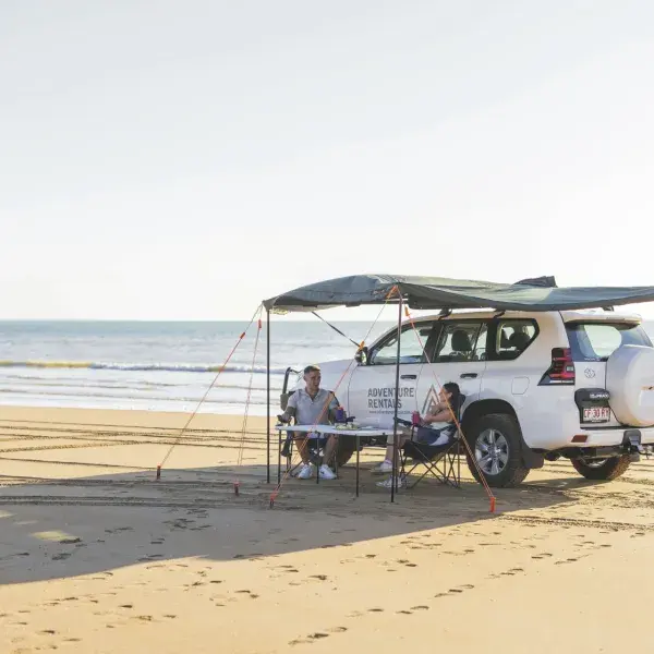 4x4 Camper Australien einsamer Strand Savannah Way East